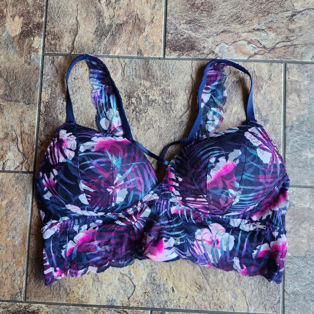 (L) BNWT VS PINK Bra